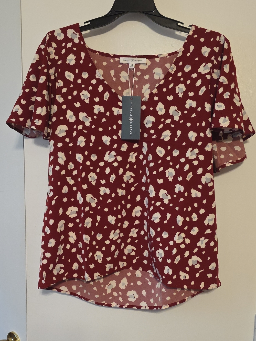Chelsea28 Burgundy V-Neck Short Sleeve Printed Blouse